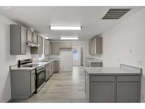 1354 SE Pine Street Roseburg OR 97470