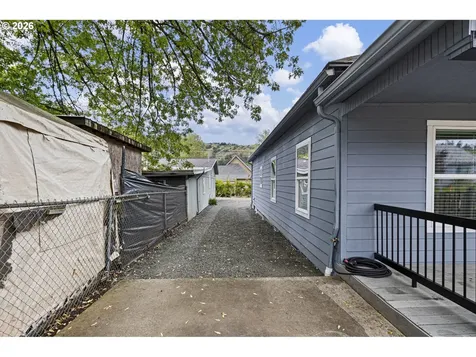 1354 SE Pine Street Roseburg OR 97470