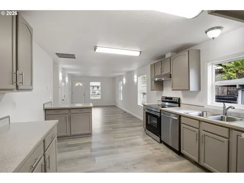 1354 SE Pine Street Roseburg OR 97470