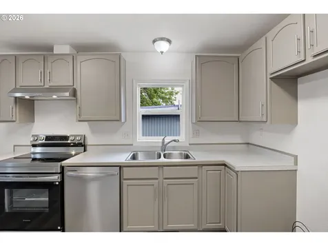 1354 SE Pine Street Roseburg OR 97470