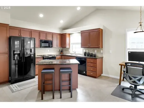 3209 Queens East Street Eugene OR 97401