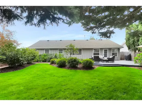 3209 Queens East Street Eugene OR 97401