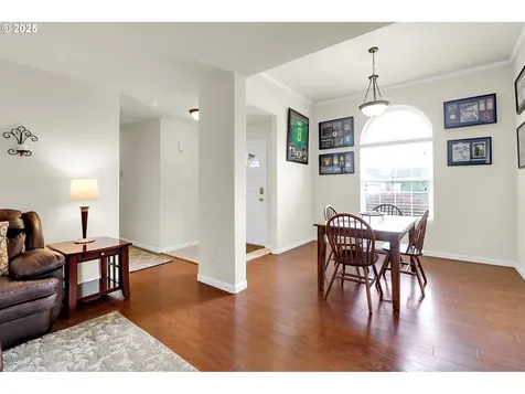 3209 Queens East Street Eugene OR 97401
