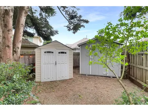 3209 Queens East Street Eugene OR 97401