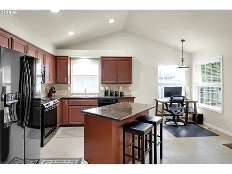 3209 Queens East Street Eugene OR 97401
