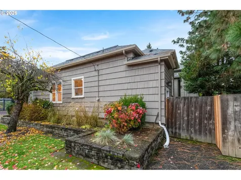 1802 SE Morrison Street Portland OR 97214