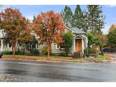 1802 SE Morrison Street Portland OR 97214