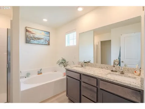 1222 W 16th Avenue La Center WA 98629