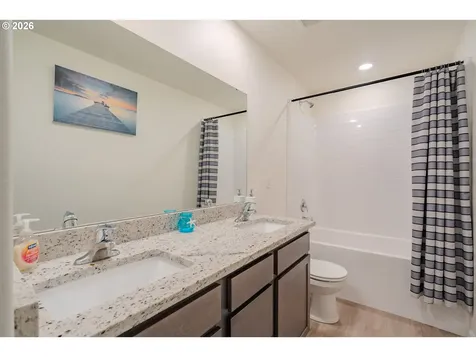 1222 W 16th Avenue La Center WA 98629