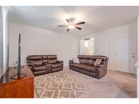 1222 W 16th Avenue La Center WA 98629