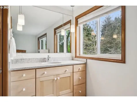 1333 10th Street West Linn OR 97068