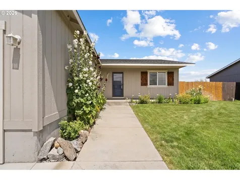 122 Falcon Court Boardman OR 97818