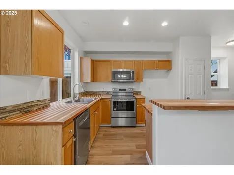 20865 SW Quintessa Court Beaverton OR 97078