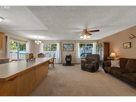 140 Peppertree Court Roseburg OR 97471