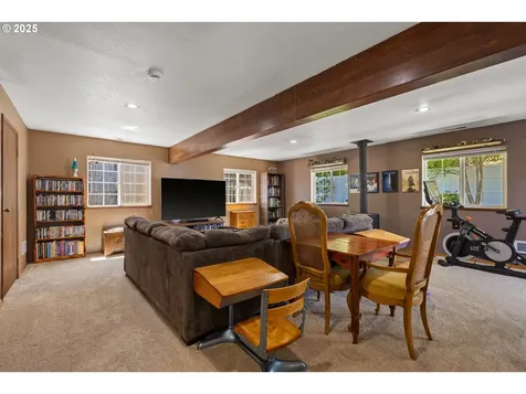 140 Peppertree Court Roseburg OR 97471
