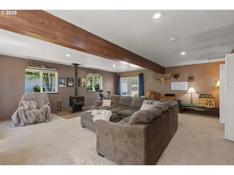 140 Peppertree Court Roseburg OR 97471