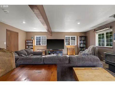 140 Peppertree Court Roseburg OR 97471
