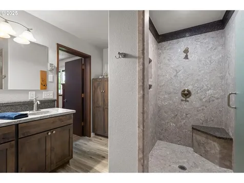 140 Peppertree Court Roseburg OR 97471