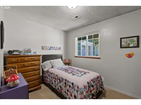140 Peppertree Court Roseburg OR 97471