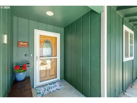 140 Peppertree Court Roseburg OR 97471