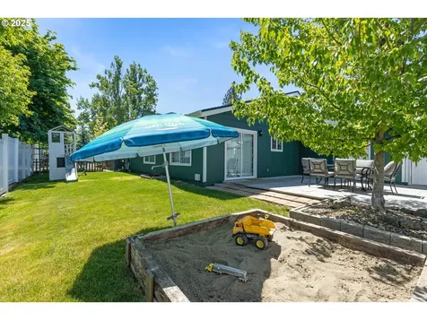 140 Peppertree Court Roseburg OR 97471