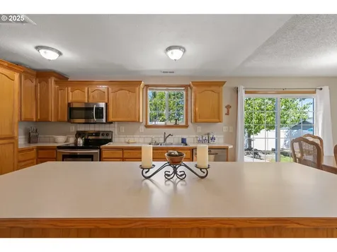 140 Peppertree Court Roseburg OR 97471