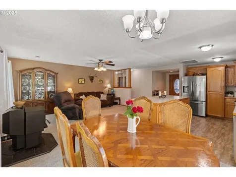 140 Peppertree Court Roseburg OR 97471