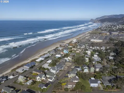 1708 NW 38th Street Lincoln City OR 97367