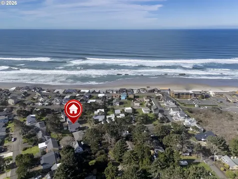 1708 NW 38th Street Lincoln City OR 97367