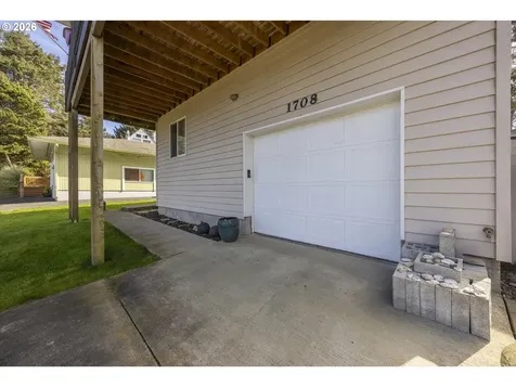 1708 NW 38th Street Lincoln City OR 97367