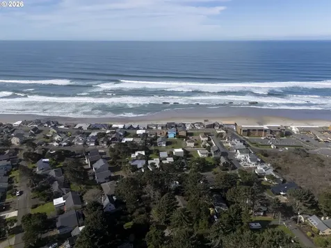 1708 NW 38th Street Lincoln City OR 97367