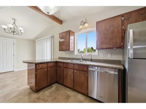 3698 Revell Street Eugene OR 97404