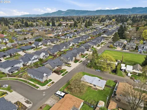 3698 Revell Street Eugene OR 97404