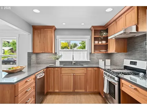4327 NE Skidmore Street Portland OR 97218
