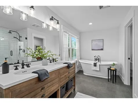 4327 NE Skidmore Street Portland OR 97218