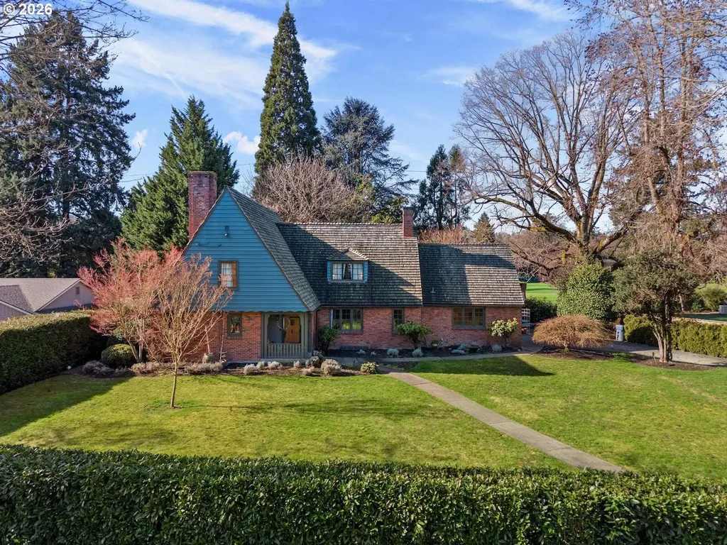 1833 SE Exeter Drive Portland OR 97202