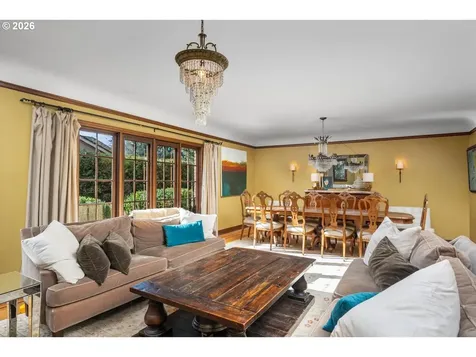 1833 SE Exeter Drive Portland OR 97202