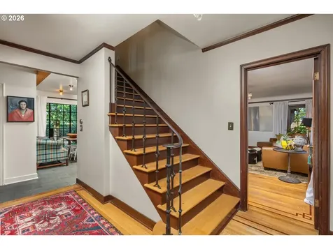 1833 SE Exeter Drive Portland OR 97202