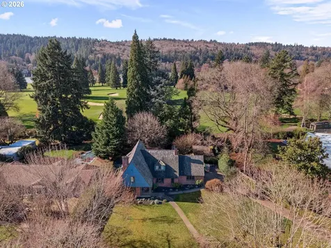 1833 SE Exeter Drive Portland OR 97202