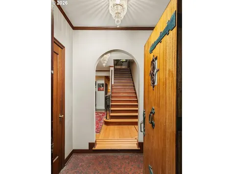 1833 SE Exeter Drive Portland OR 97202