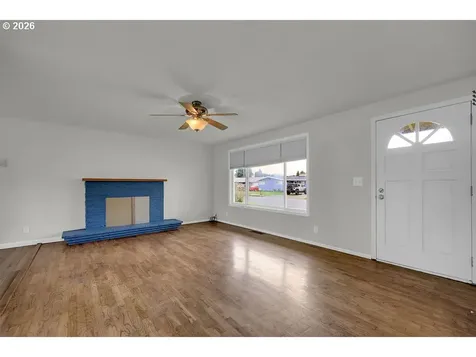 1138 W 7th Place Junction City OR 97448
