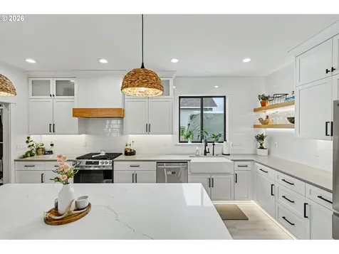 835 Reagan Street Mt. Angel OR 97362