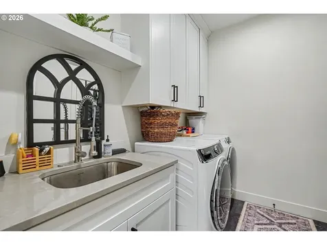 835 Reagan Street Mt. Angel OR 97362