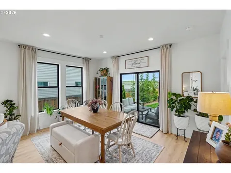 835 Reagan Street Mt. Angel OR 97362