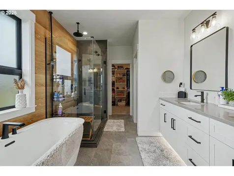 835 Reagan Street Mt. Angel OR 97362