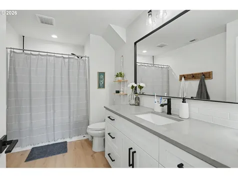 835 Reagan Street Mt. Angel OR 97362