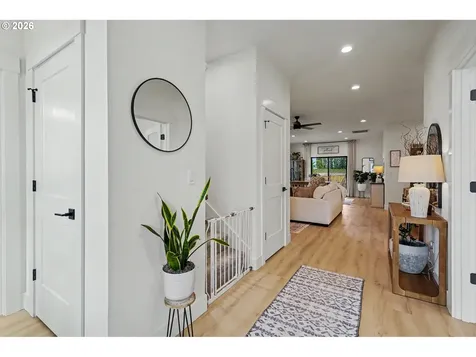 835 Reagan Street Mt. Angel OR 97362