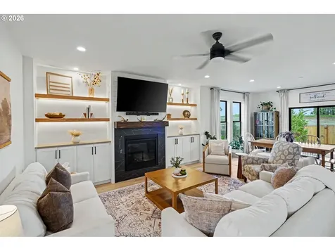 835 Reagan Street Mt. Angel OR 97362