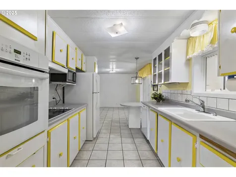 1782 Cole Road S Salem OR 97306