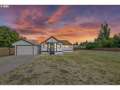 1570 Blaine Street Woodburn OR 97071